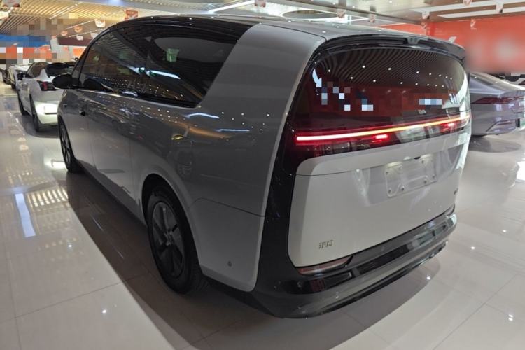 Li Auto MEGA 2024 — 4