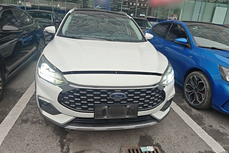 Ford Focus 2021 — 2