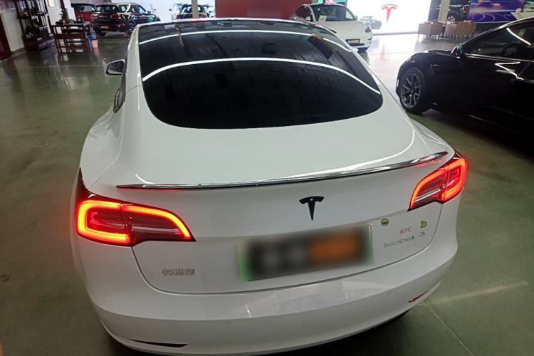 Tesla Model 3 2020 — 5