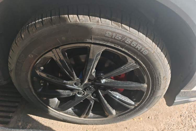 Geely Coolray 2021 — 2
