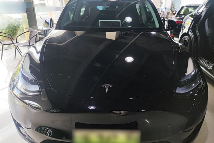 Tesla Model Y 2022 — 2