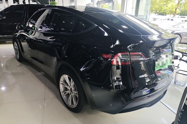 Tesla Model Y 2022 — 4