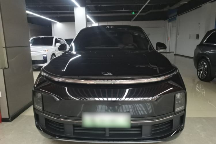Li Auto L8 2025 — 2
