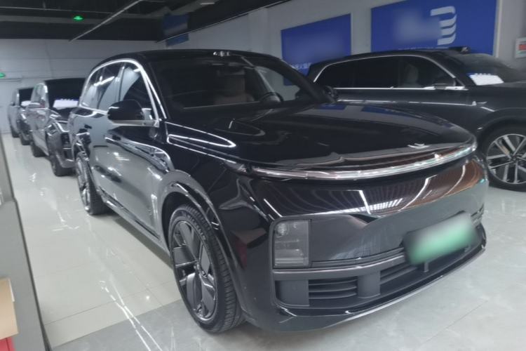 Li Auto L8 2025 — 3