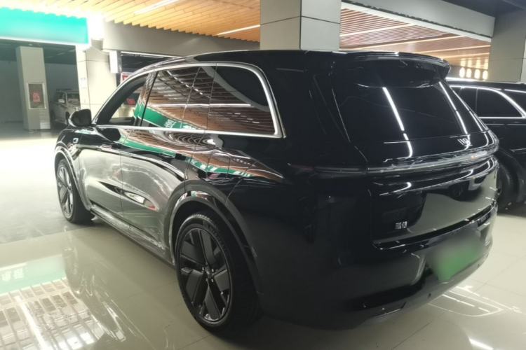 Li Auto L8 2025 — 4