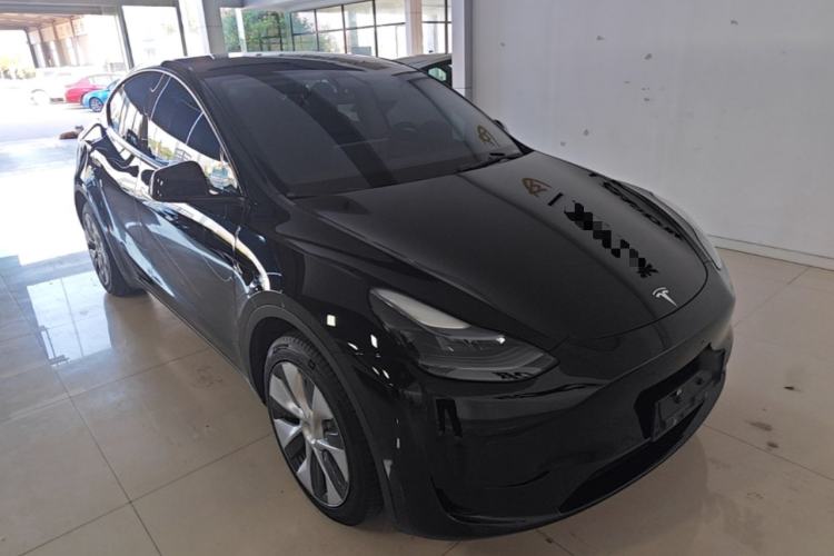 Tesla Model Y 2022 — 3