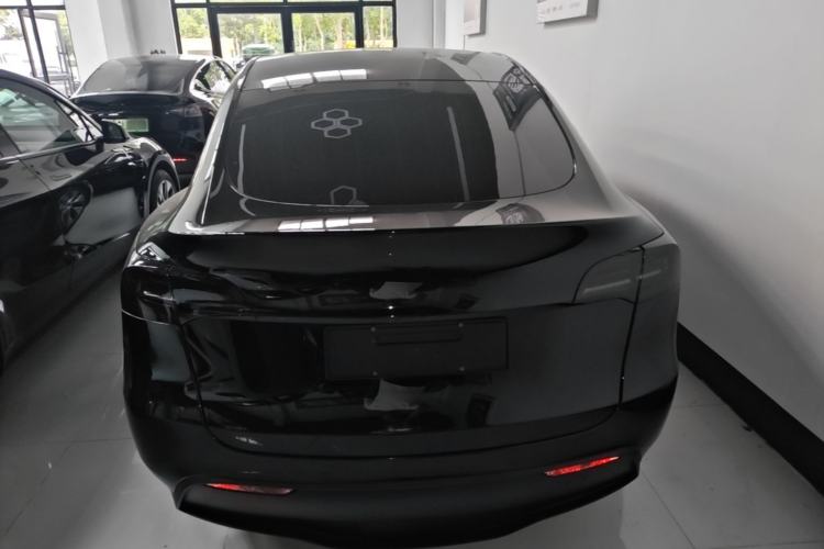 Tesla Model Y 2021 — 5