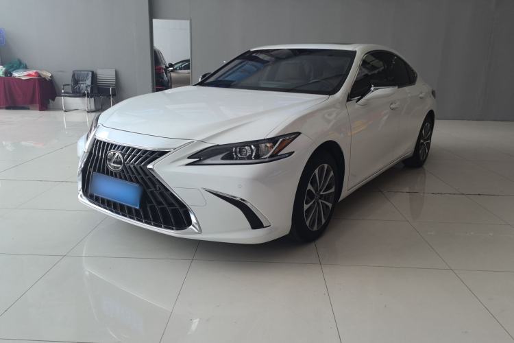 Lexus ES 200 2023 — 2