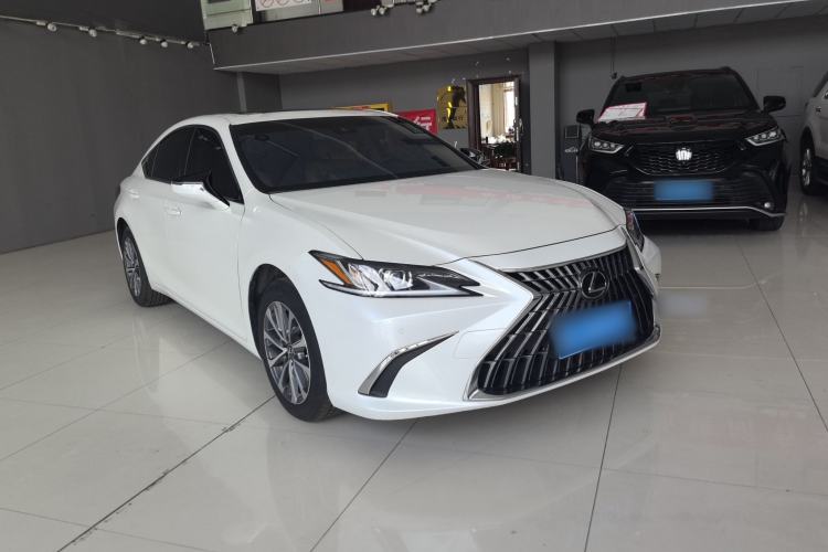 Lexus ES 200 2023 — 4