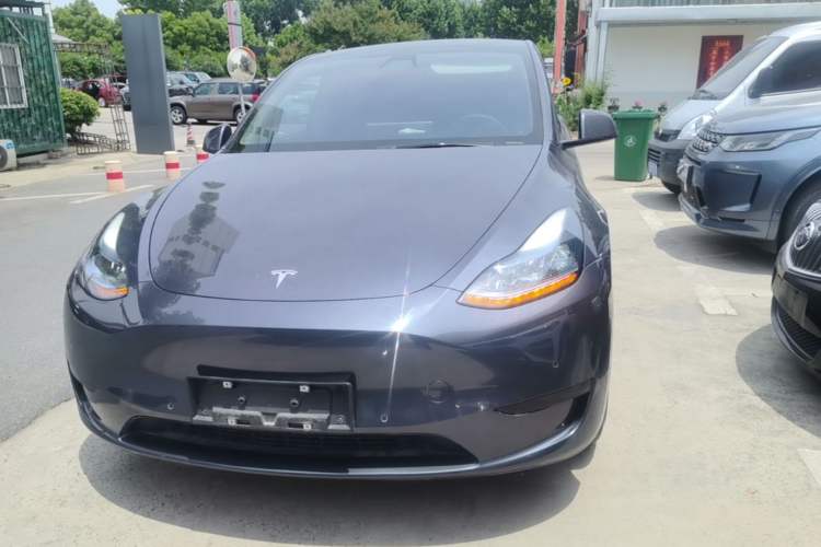Tesla Model Y 2022 — 2
