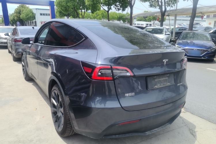 Tesla Model Y 2022 — 4