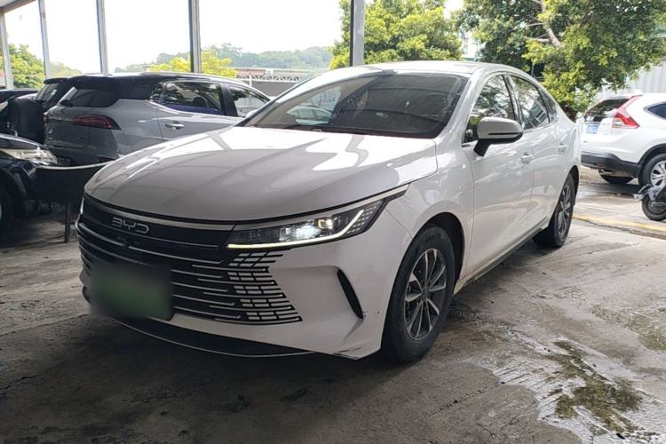 BYD Qin Plus 2023 — фото 1