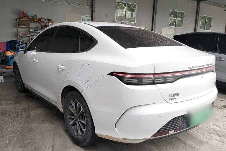 BYD Qin Plus 2023 — фото 4