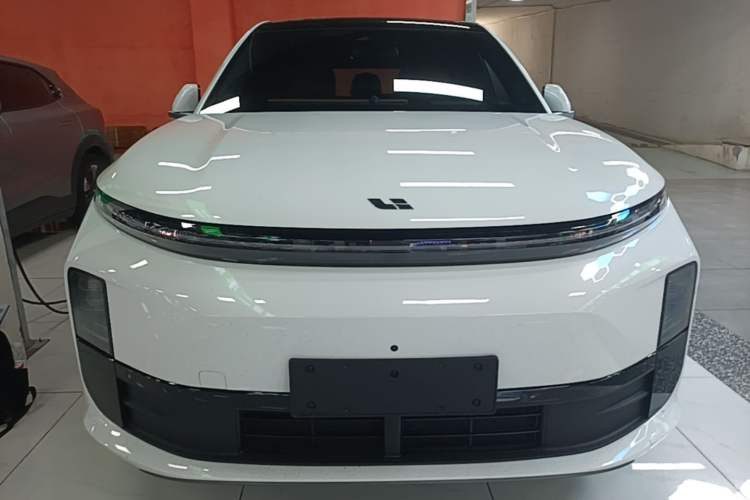 Li Auto L6 2024 — 2