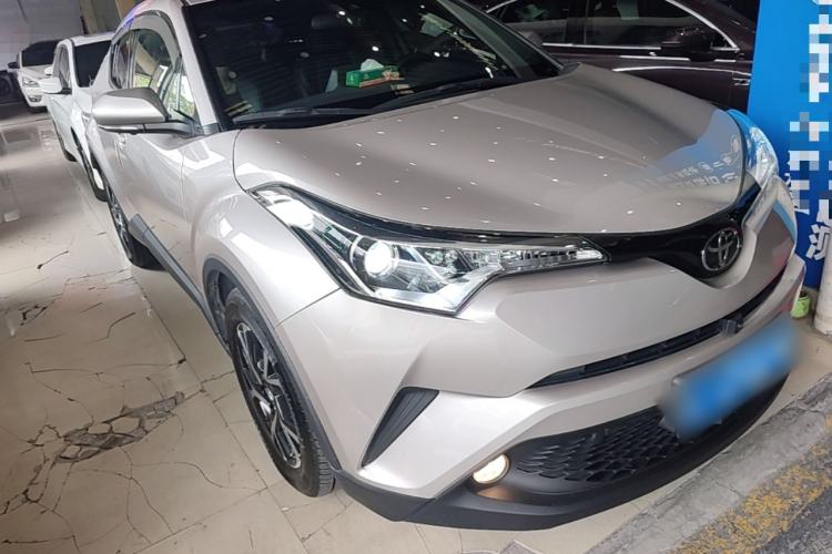 Toyota C-HR 2020 — фото 3