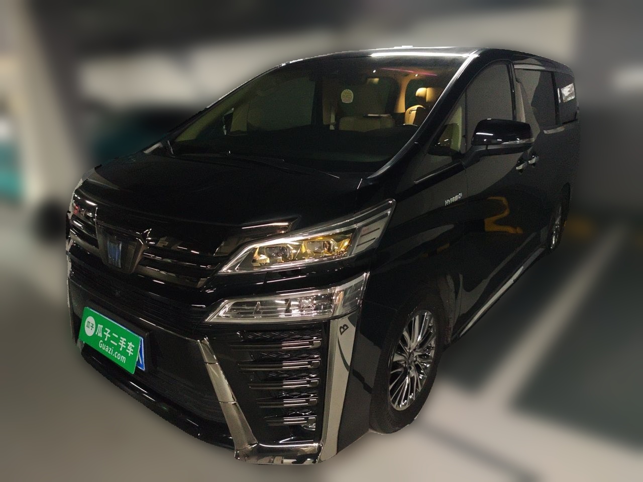 Toyota Vellfire 2023 — фото 1