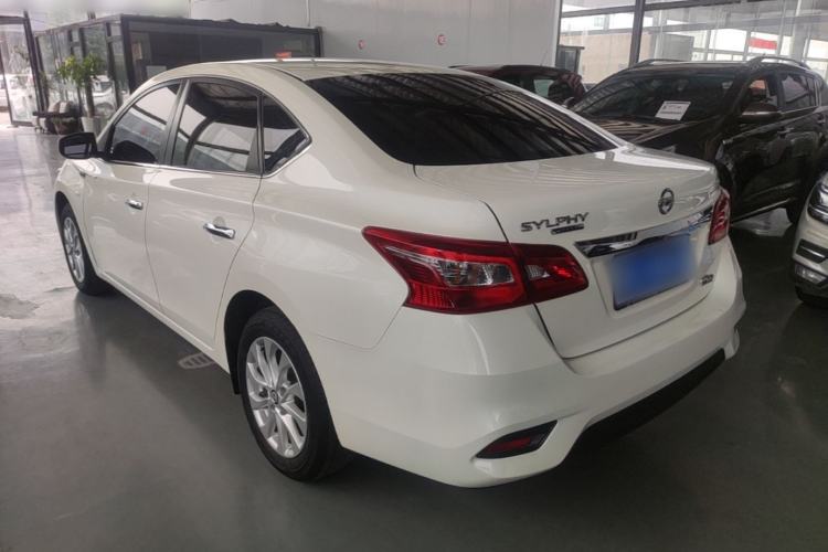 Nissan Sentra 2022 — 4