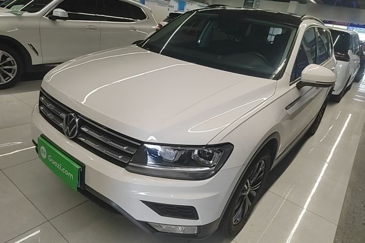 Volkswagen Tiguan L 2021 — фото 1