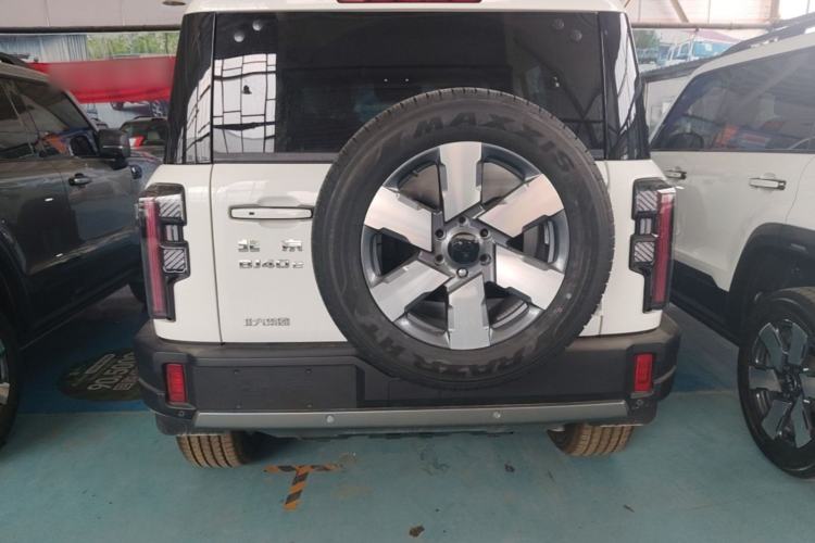 BAIC BJ40 2025 — 5