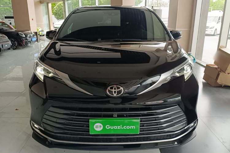 Toyota Sienna 2024 — 2