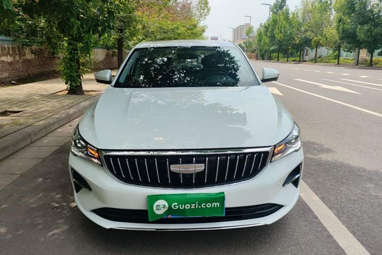 Geely Emgrand 2025 — 2