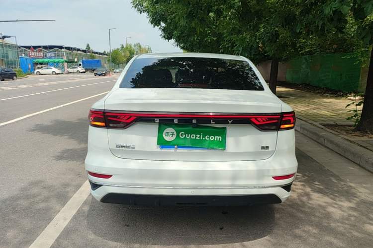 Geely Emgrand 2025 — 5