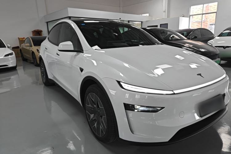 Tesla Model Y L 2025 — фото 3