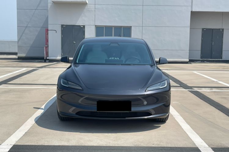 Tesla Model 3 2023 — 2