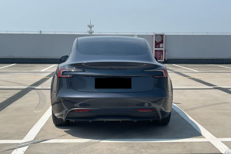 Tesla Model 3 2023 — 5