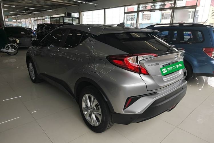 Toyota C-HR 2021 — 4