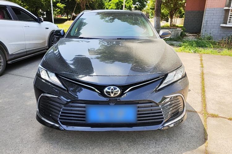 Toyota Camry 2021 — фото 2