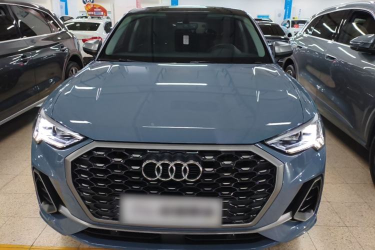 Audi Q3 2022 — 2