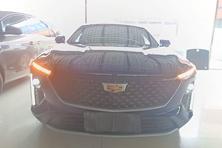 Cadillac gt4 2023 — фото 2