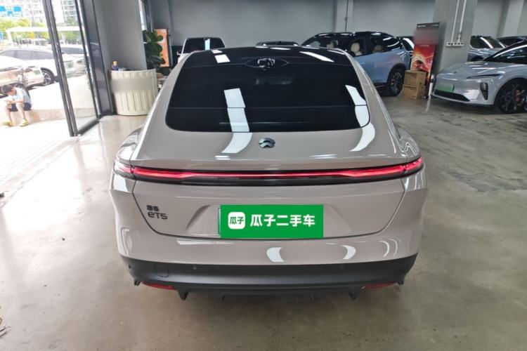 NIO ET5 2022 — 5