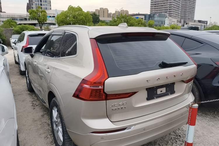 Volvo XC60 2021 — 4