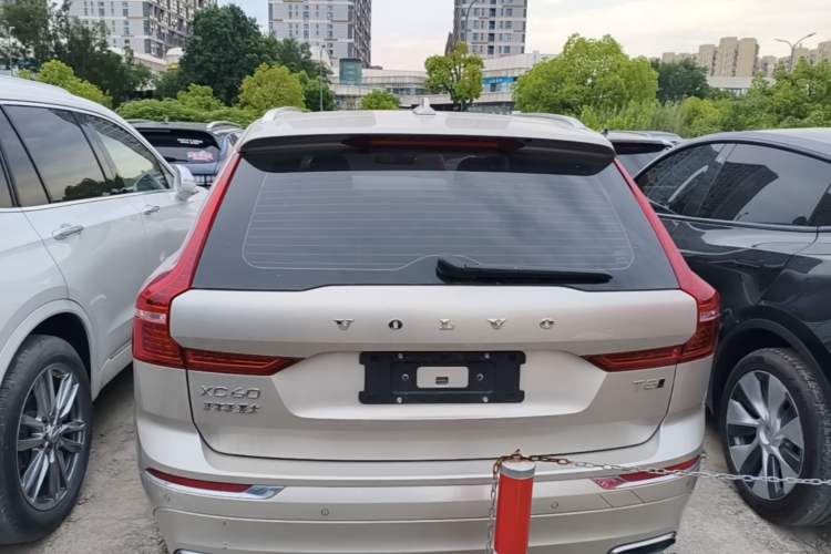Volvo XC60 2021 — 5