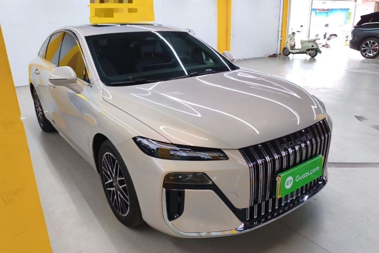 Roewe M7 2025 — 3
