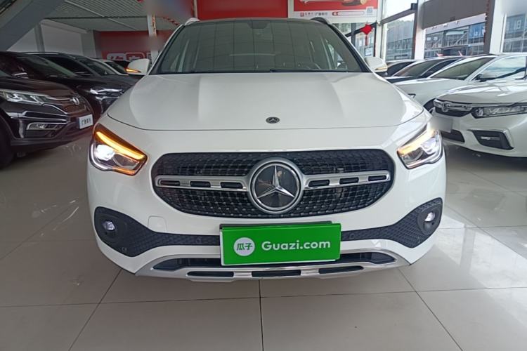 Mercedes-Benz GLA 200 2020 — 2