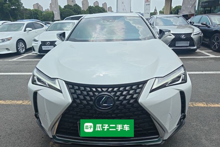Lexus UX 260h 2020 — фото 2