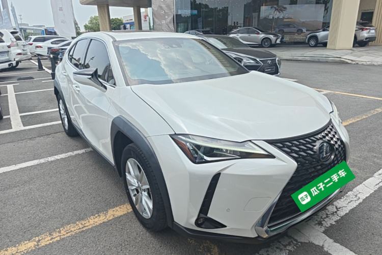 Lexus UX 260h 2020 — фото 3