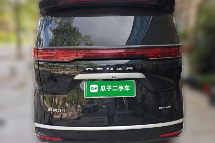 Denza D9 2024 — 3
