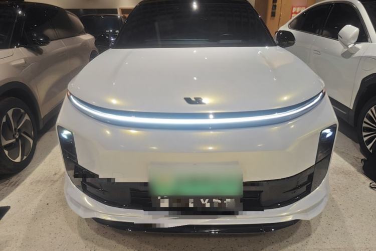 Li Auto L6 2024 — 2