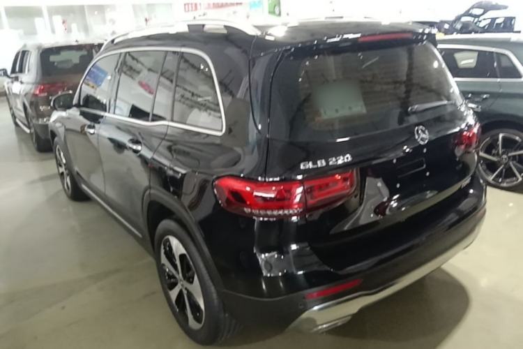 Mercedes-Benz GLB 220 2023 — 4
