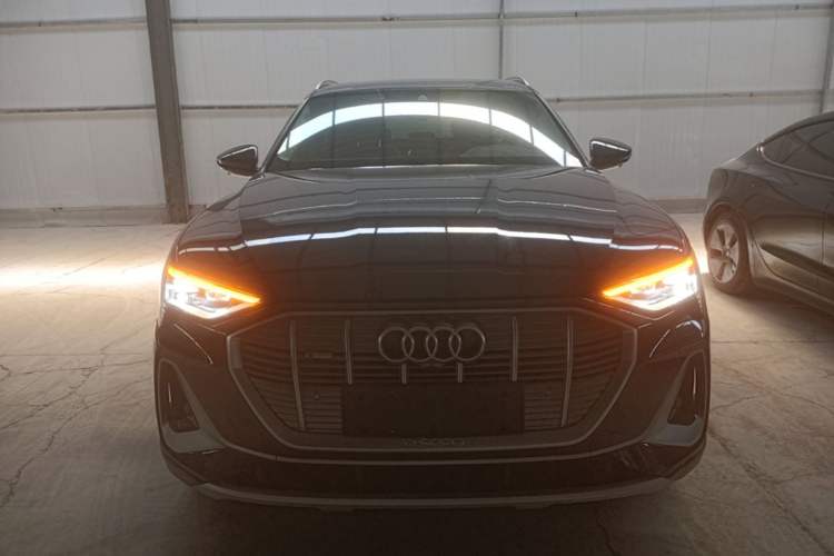 Audi e-tron 2021 — 2