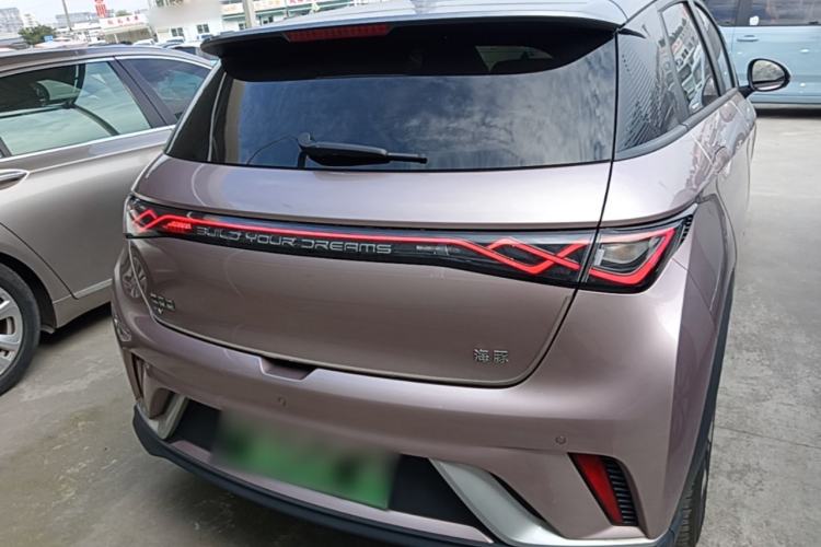 BYD Dolphin 2025 — 5