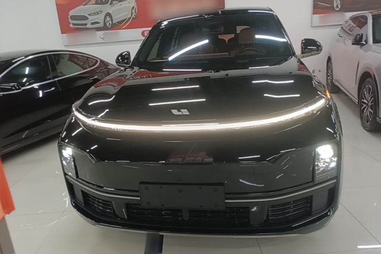Li Auto L9 2025 — 2