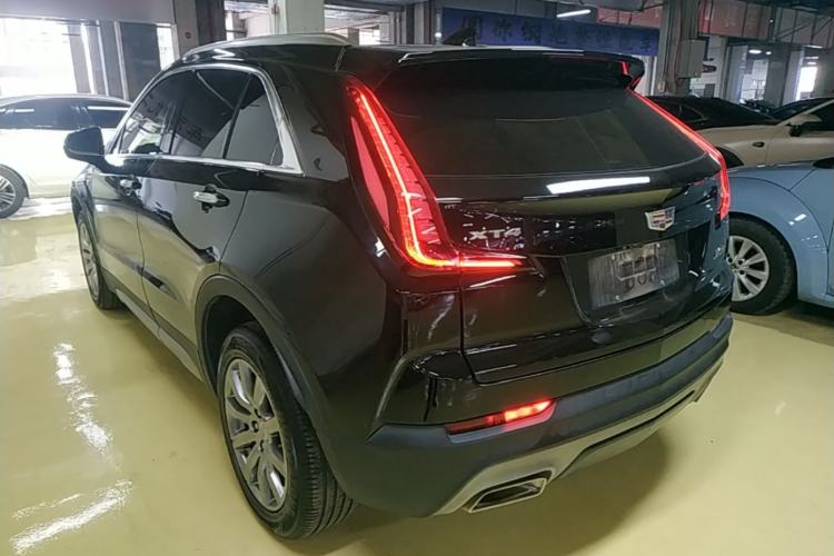 Cadillac XT4 2021 — фото 4
