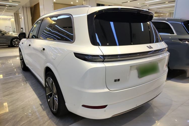 Li Auto L9 2025 — 4