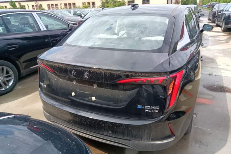 Hongqi E-QM5 2025 — 5