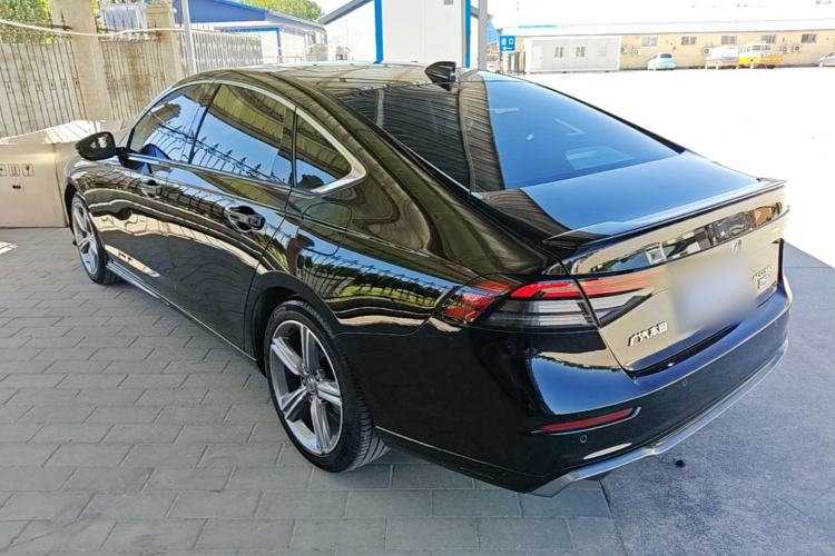 Honda Accord 2023 — 4